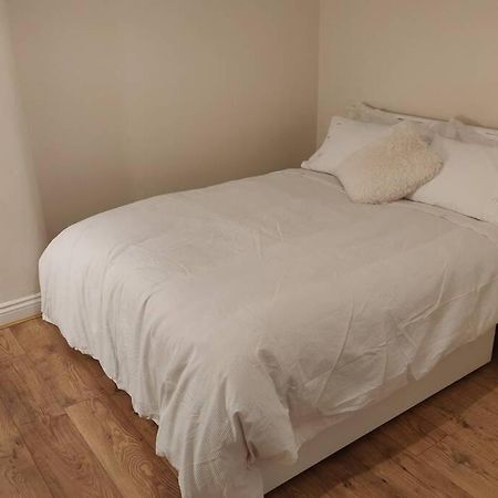 לונדון Battersea 3-Bedroom Apartment With Patio Garden מראה חיצוני תמונה